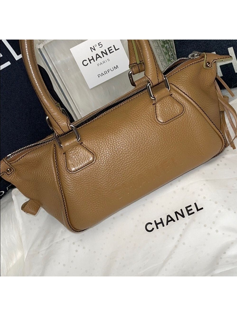 AUTHENTIC CHANEL LAX TASSEL BOWLER BAG TAWNY PEBBLED LEATHER SHOULDER BAG - Picture 10 of 16